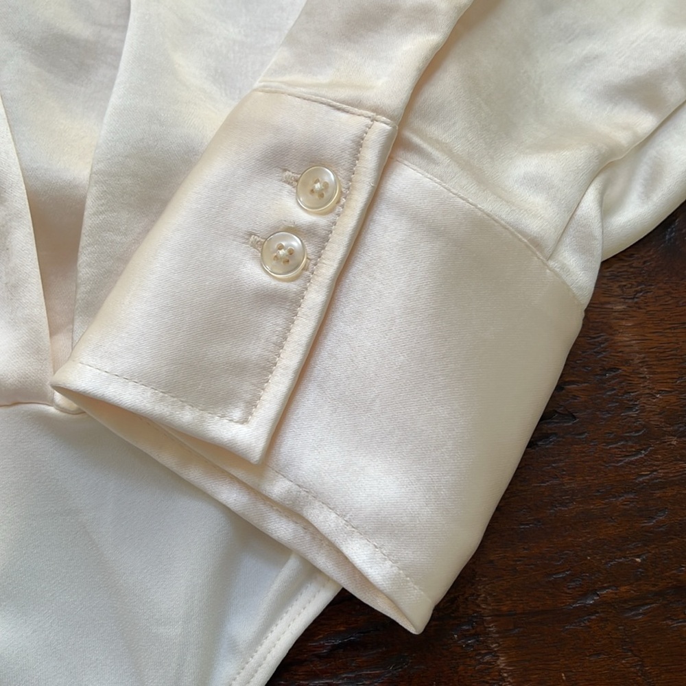 🆕 GOOD AMERICAN Long Sleeve Washed Satin Wrap Bodysuit in Ivory Size 1 Small - Picture 8 of 16
